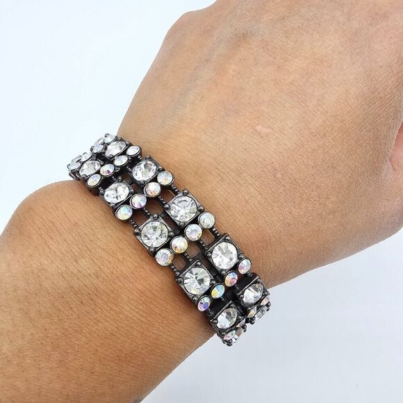 Crystal Multi-Color Stretchy Bracelet - Picture 3 of 11